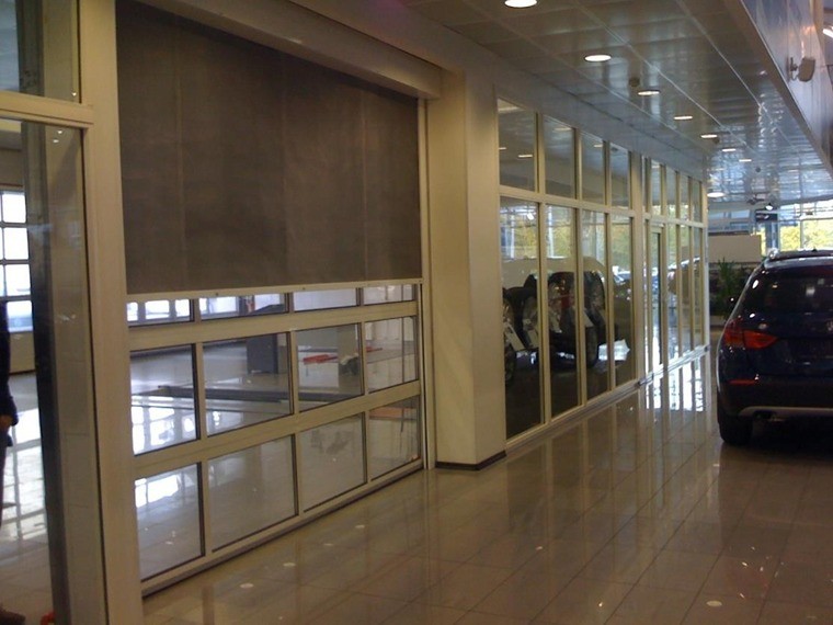 Example of curtains installed on the opening